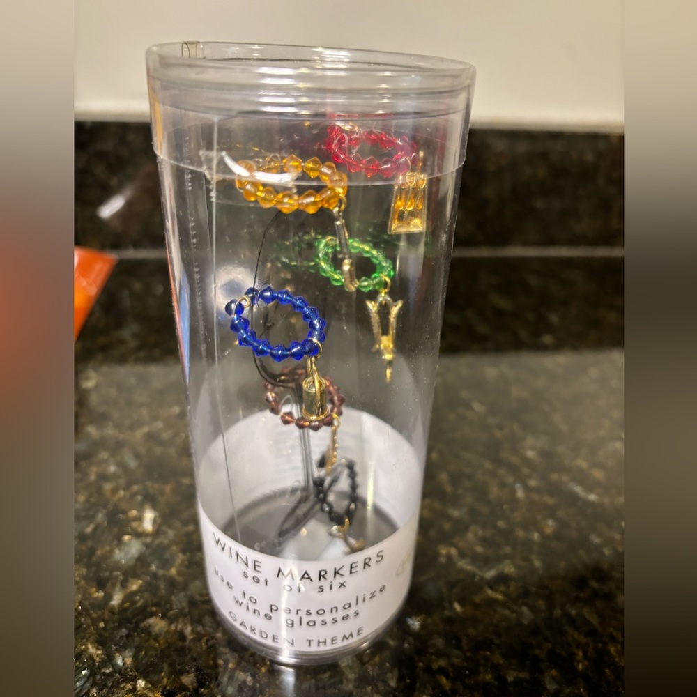 NIB 6-pack wine charms
